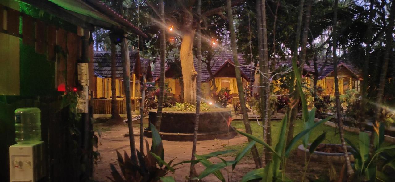 Savithri Inn Cottage Varkala Exterior foto
