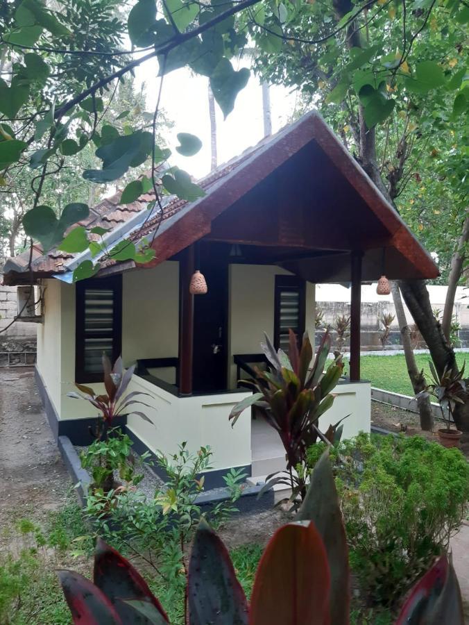 Savithri Inn Cottage Varkala Exterior foto